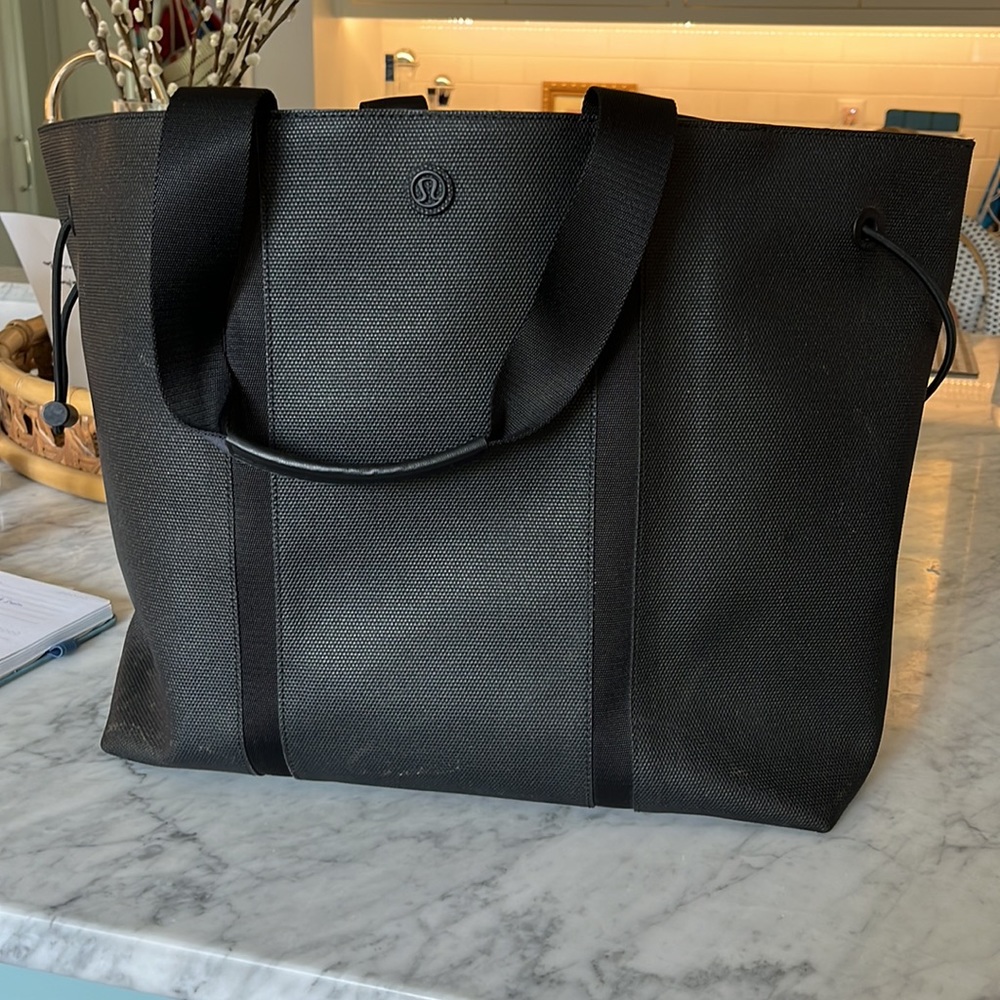 Lululemon Side-Cinch Shopper Bag 18L- Black